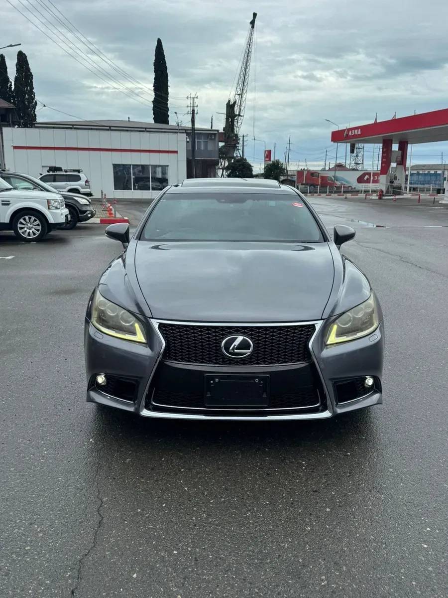 Lexus LS460 F-sport — 1