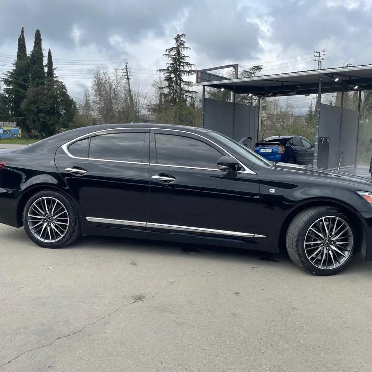 Lexus LS460 F-Sport — 6