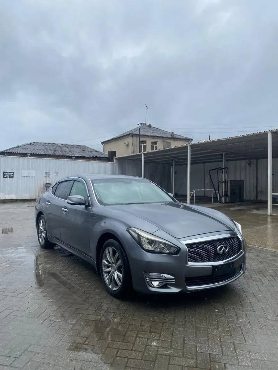 Nissan Fuga — 1